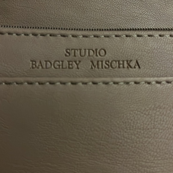 NWT Bag Crossbody or Shoulder Studded Quilted Vegan Leather by Badgley Mischka - Picture 5 of 7